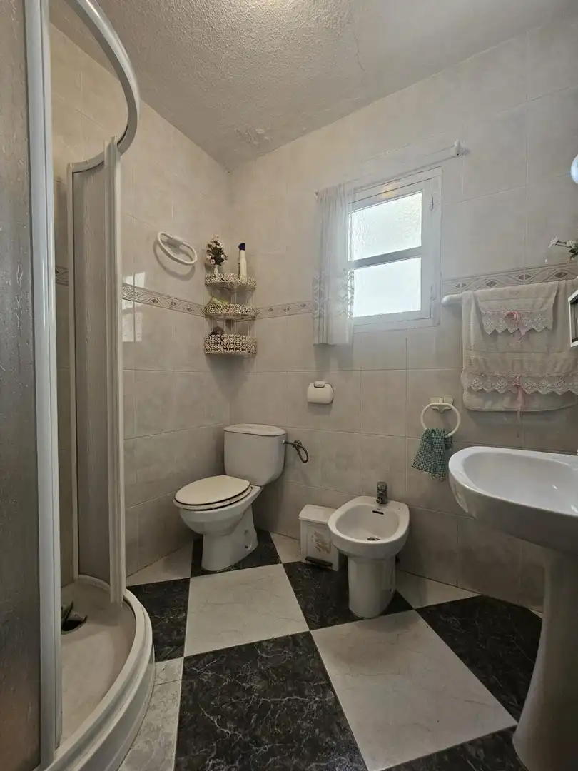 Baño de Casa o chalet en venta en Alcolea con Terraza, Trastero y Amueblado