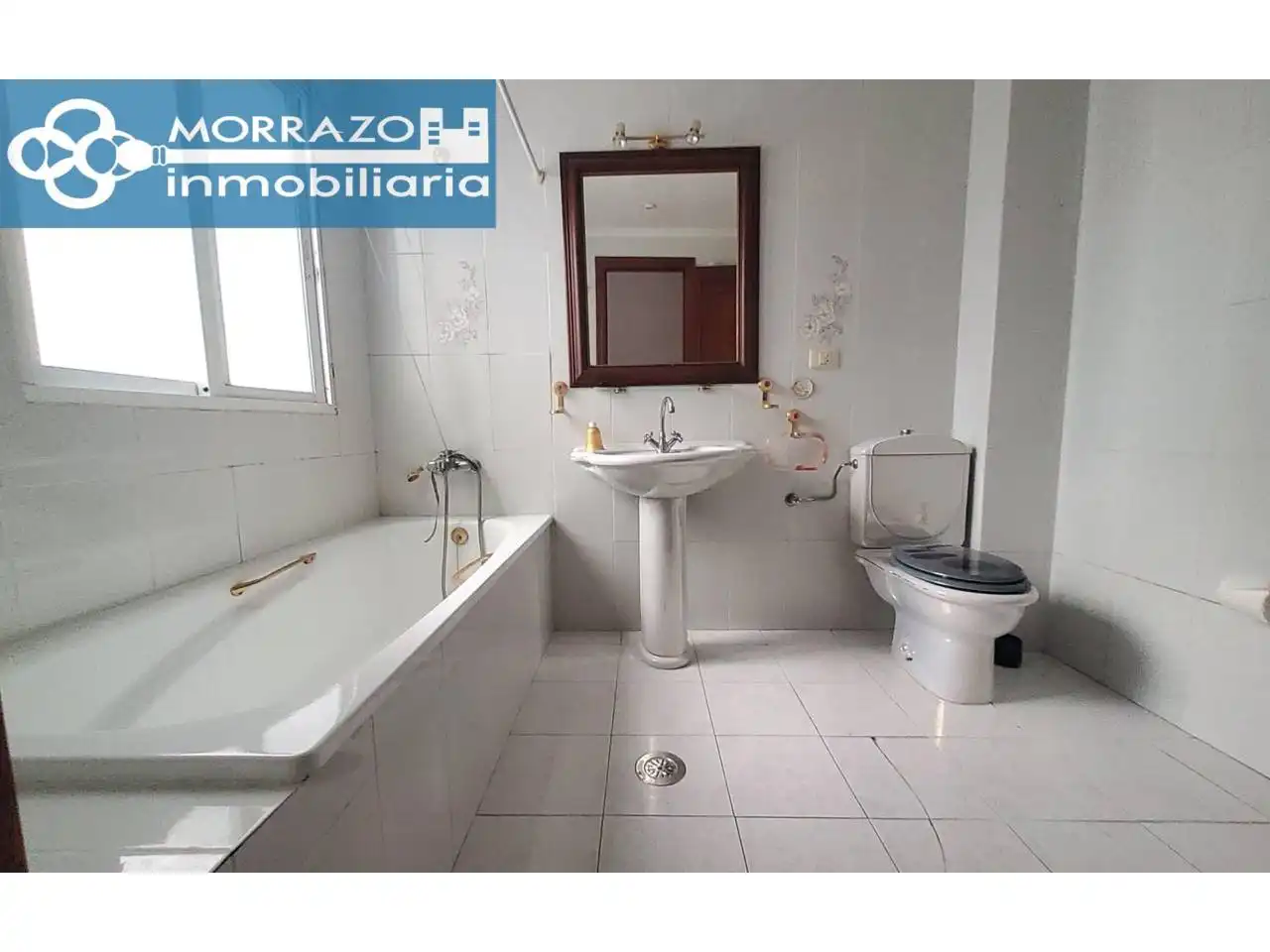 Bathroom of Flat for sale in Bueu  with Heating, Parquet flooring and Terrace