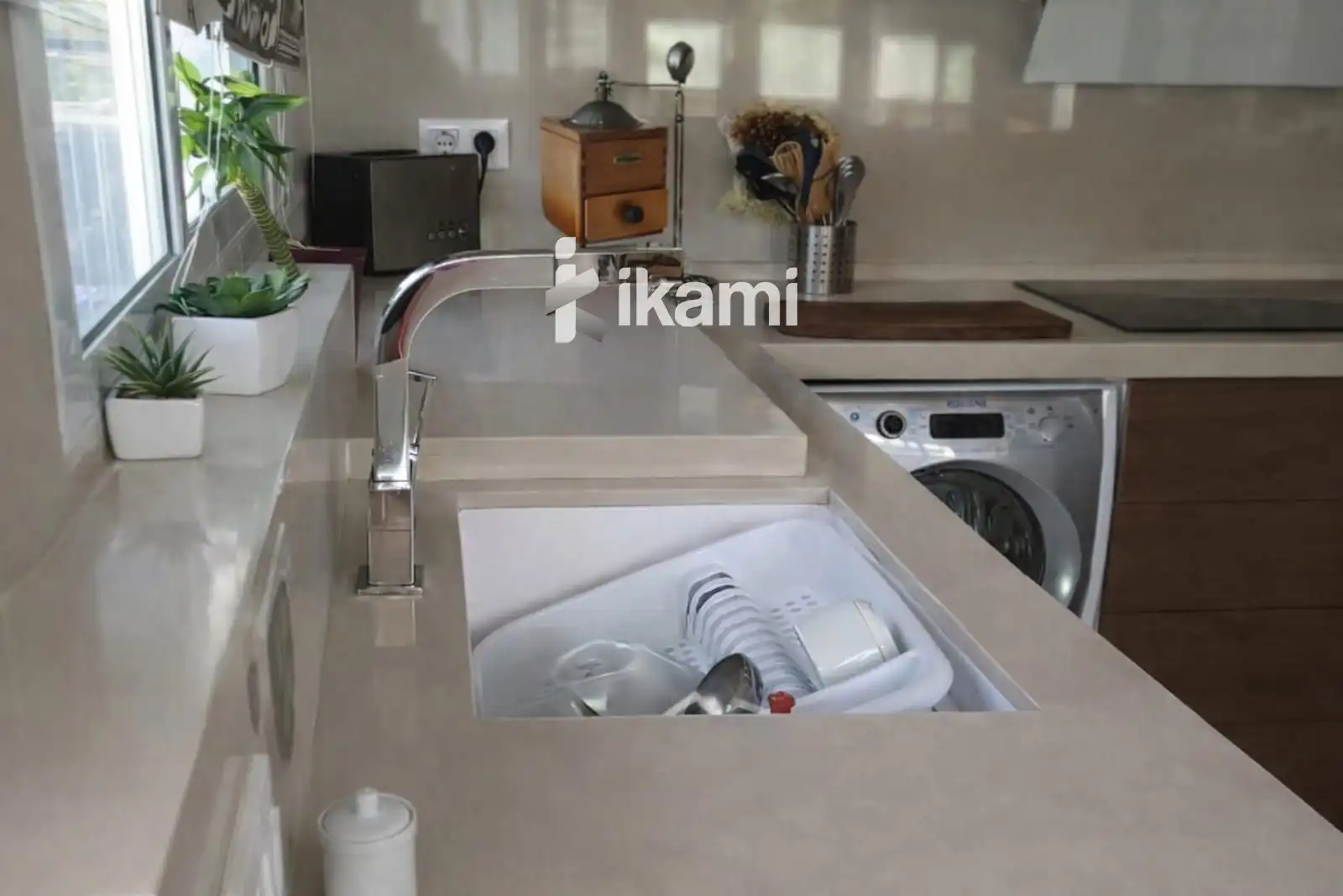 Kitchen of Garage for sale in Oliva