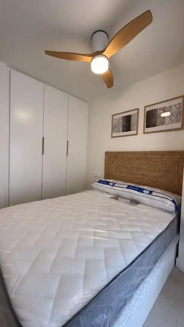 Schlafzimmer von Wohnung zur Miete in Elche / Elx mit Klimaanlage