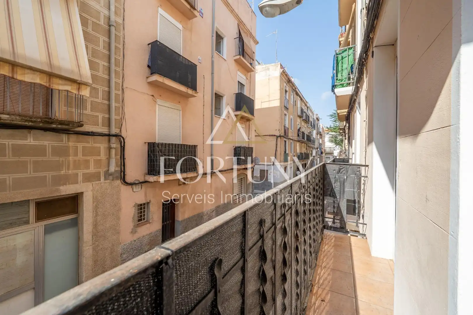 Vista exterior de Piso en venta en Reus