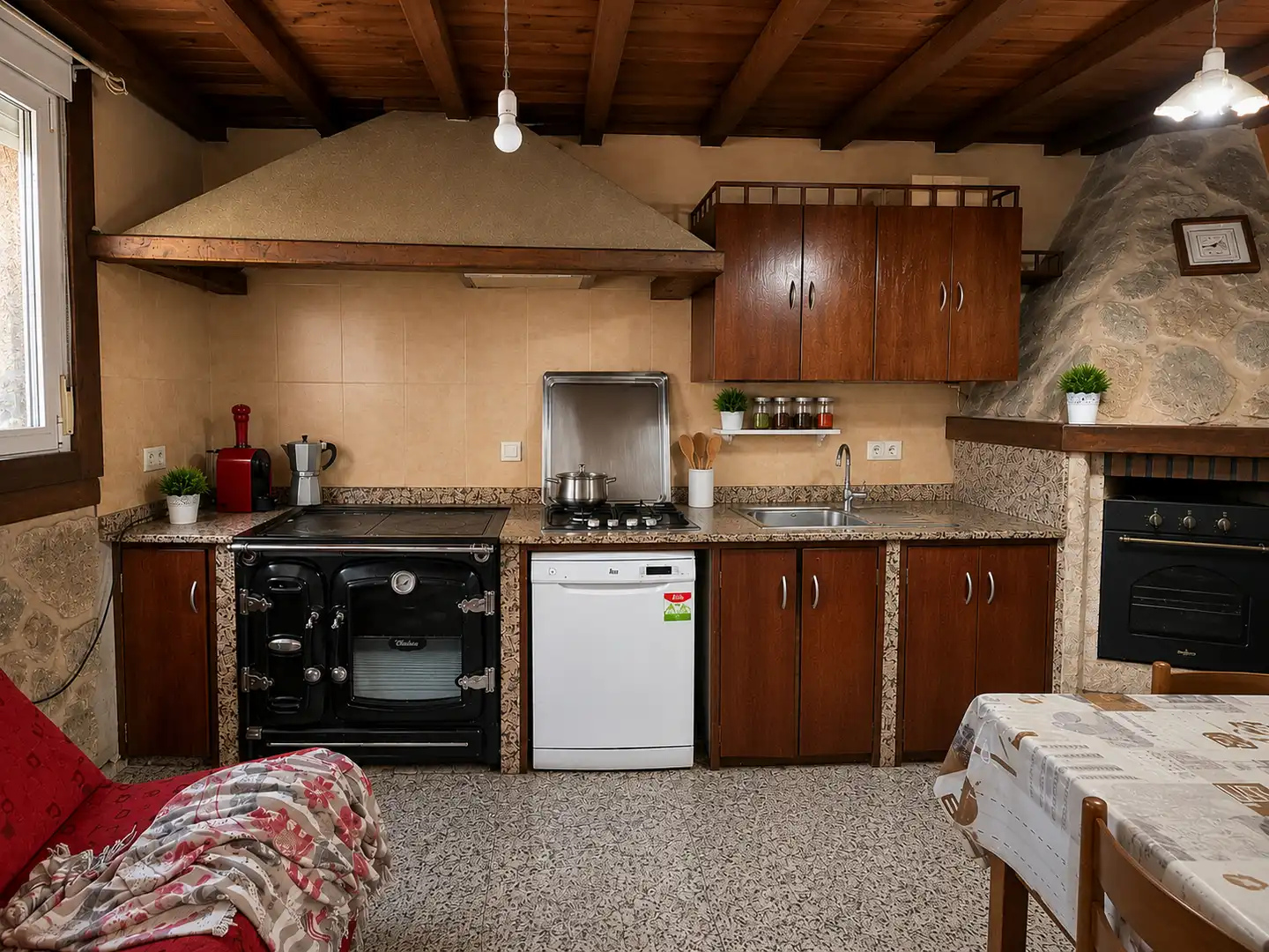 Cuina de Casa o xalet en venda en A Cañiza   amb Calefacció, Jardí privat i Parquet