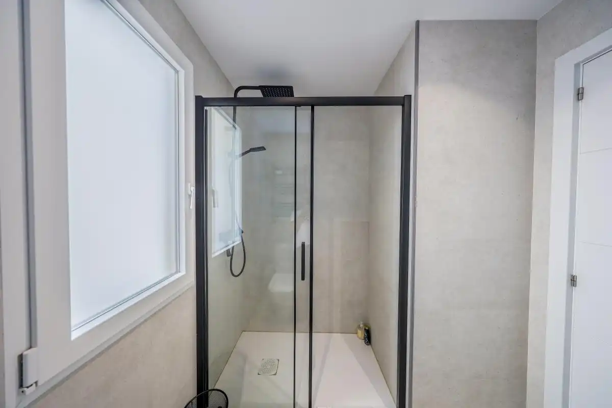 Bathroom of Flat for rent in Madrid  with Air Conditioner, Heating and Terrace