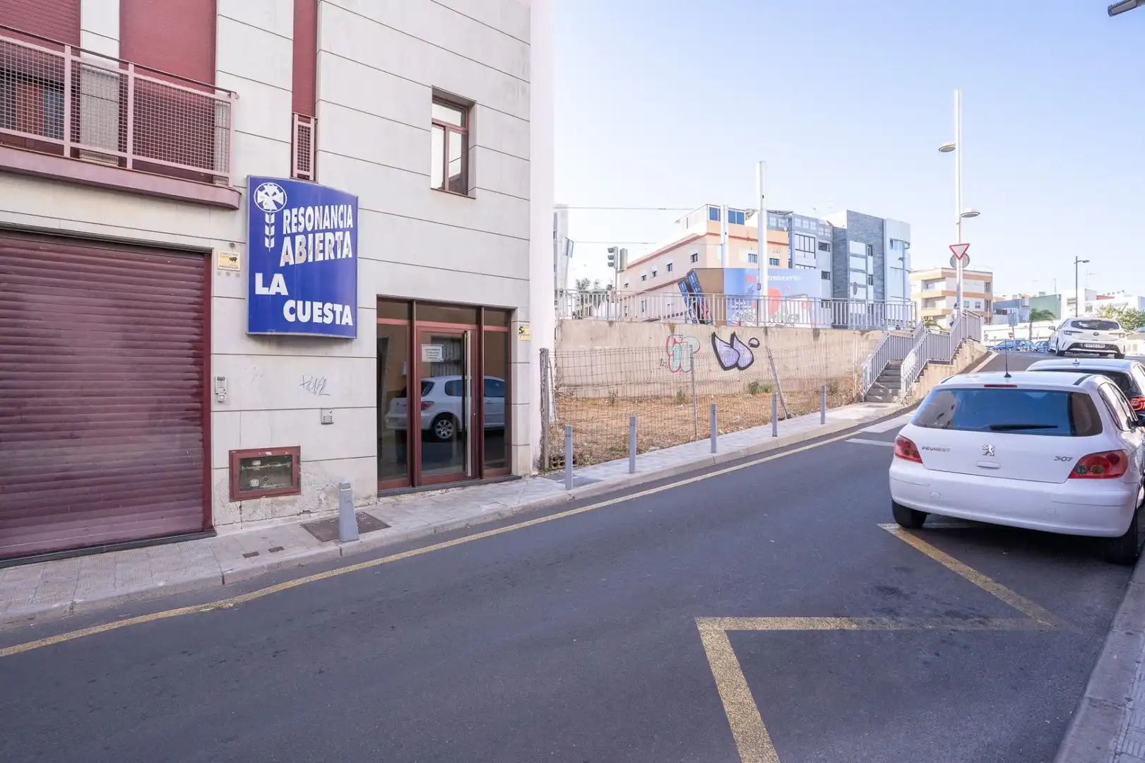 Vista exterior de Edificio en venta en San Cristóbal de la Laguna con Alarma