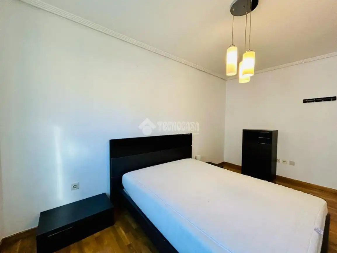Bedroom of Flat for sale in Laguna de Duero  with Parquet flooring