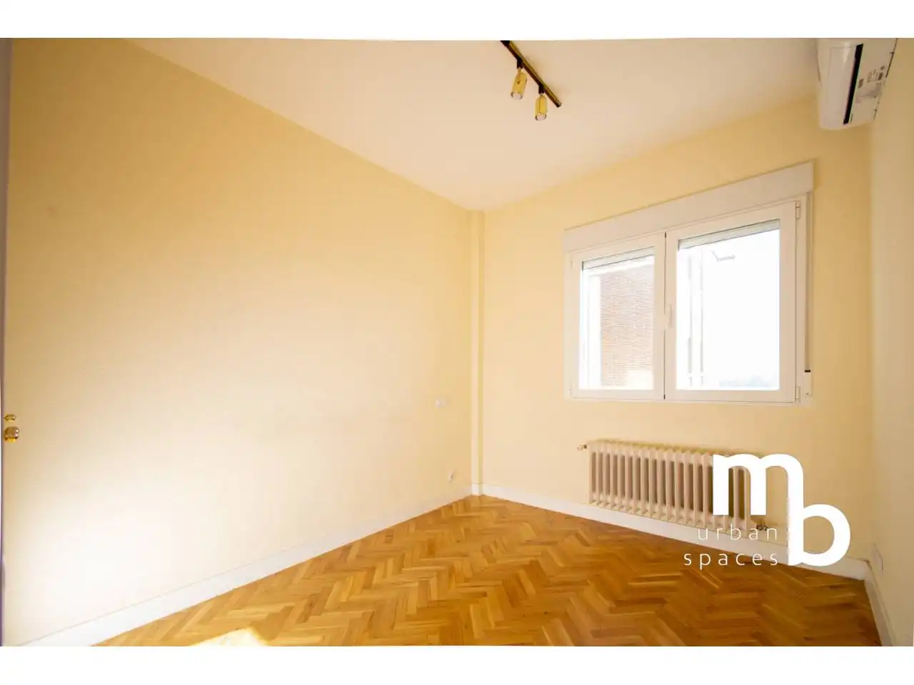 Habitación de Piso de alquiler en Madrid con Aire acondicionado, Calefacción y Parquet