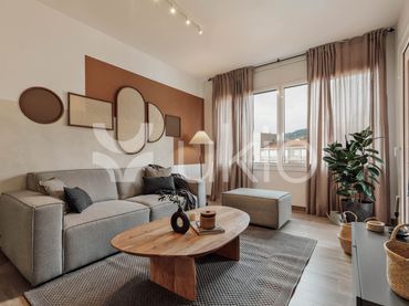 Appartement compact avec ascenseur à louer à Carrer de Maria Auxiliadora