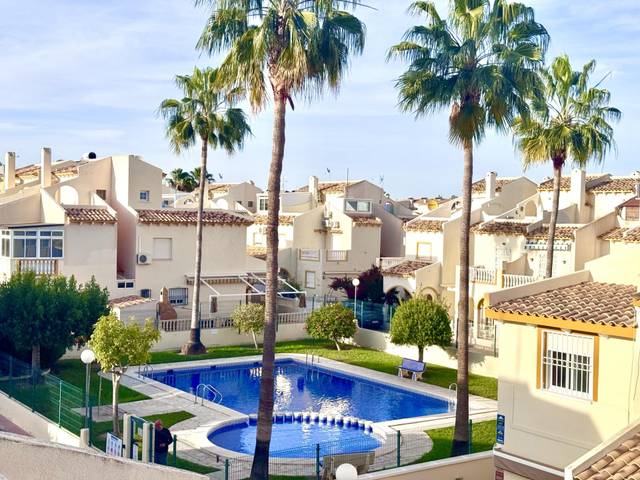 Casa adosada en Venta en  Calle Cuerda 4 en Playa Flamenca