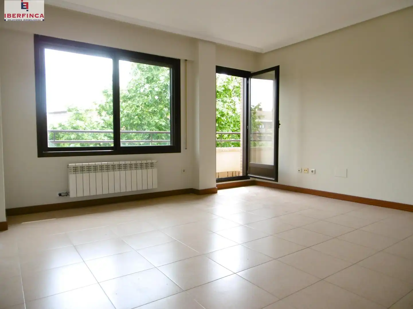 Living room of Flat for rent in Valladolid  with Heating, Terrace and Storage room
