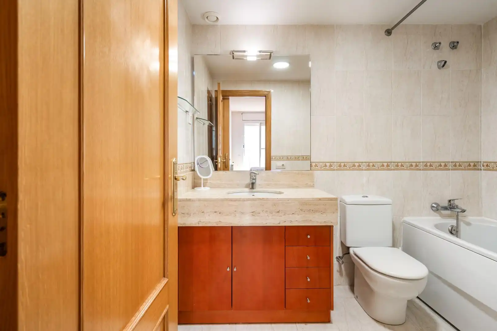 Bathroom of Flat for sale in Mataró  with Air Conditioner, Heating and Private garden