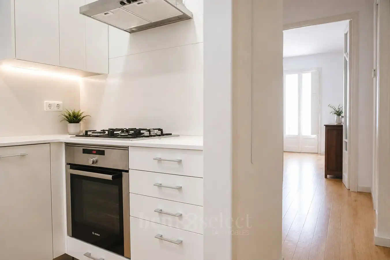 Cuina de Pis en venda en Barcelona amb Calefacció, Parquet i Moblat