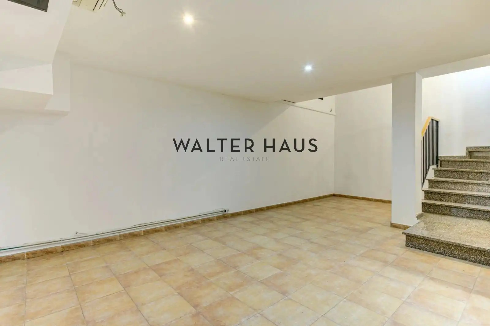 Houses for sale in Barcelona  with Air Conditioner, Heating and Terrace