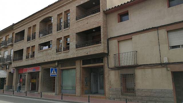 Local comercial en Venta en CL MAYOR en La Puebla de Alfindén
