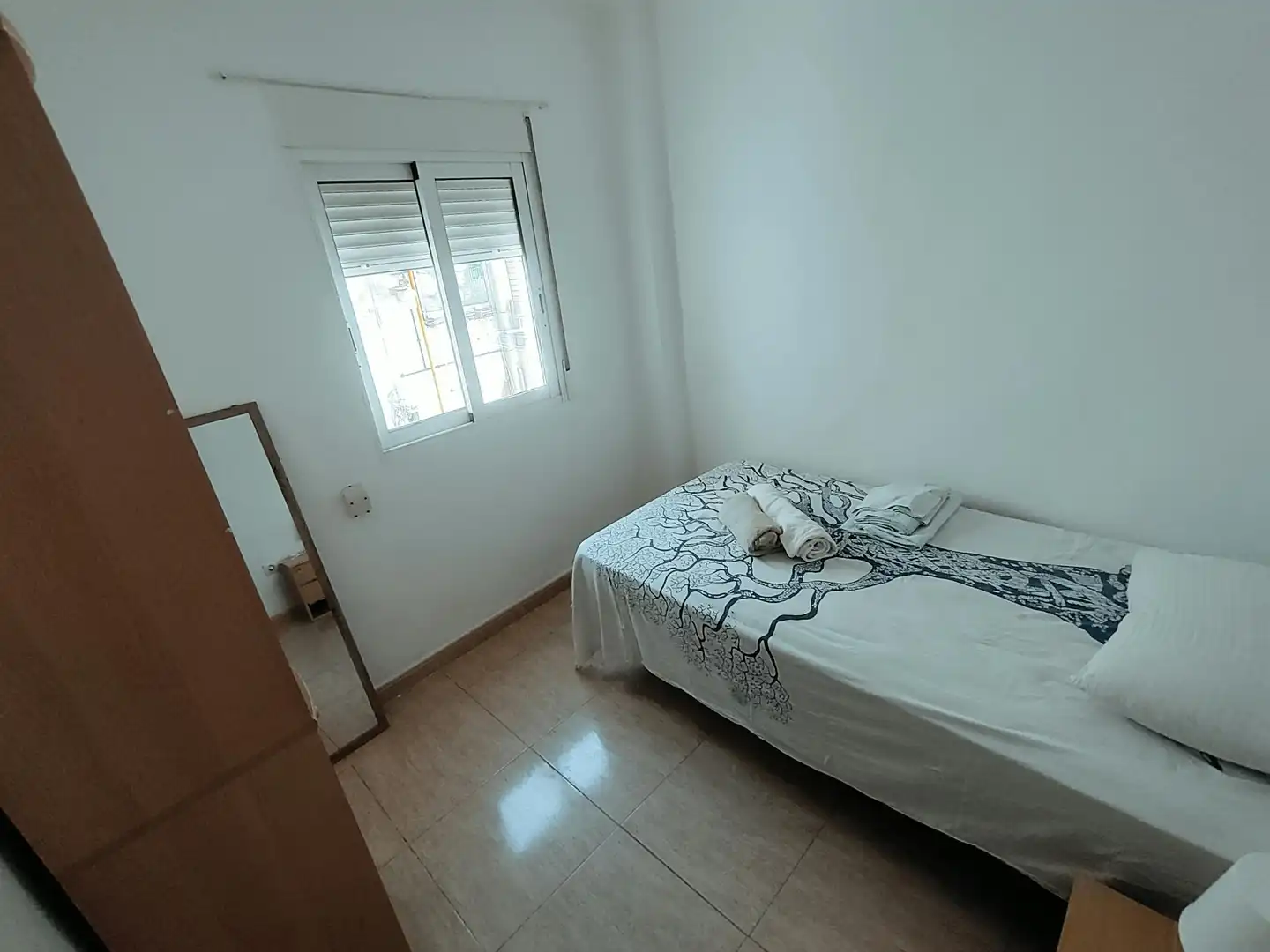 Habitación de Piso de alquiler en Valencia con Aire acondicionado, Calefacción y Amueblado