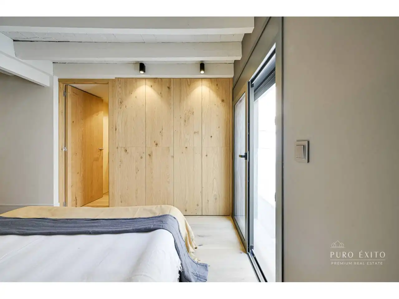 Habitación de Dúplex en venta en Barcelona con Aire acondicionado, Terraza y Balcón