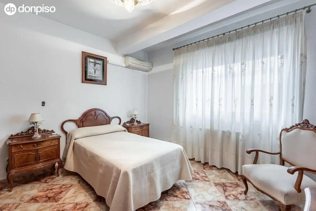 Habitación de Piso en venta en Granada con Aire acondicionado, Calefacción y Terraza