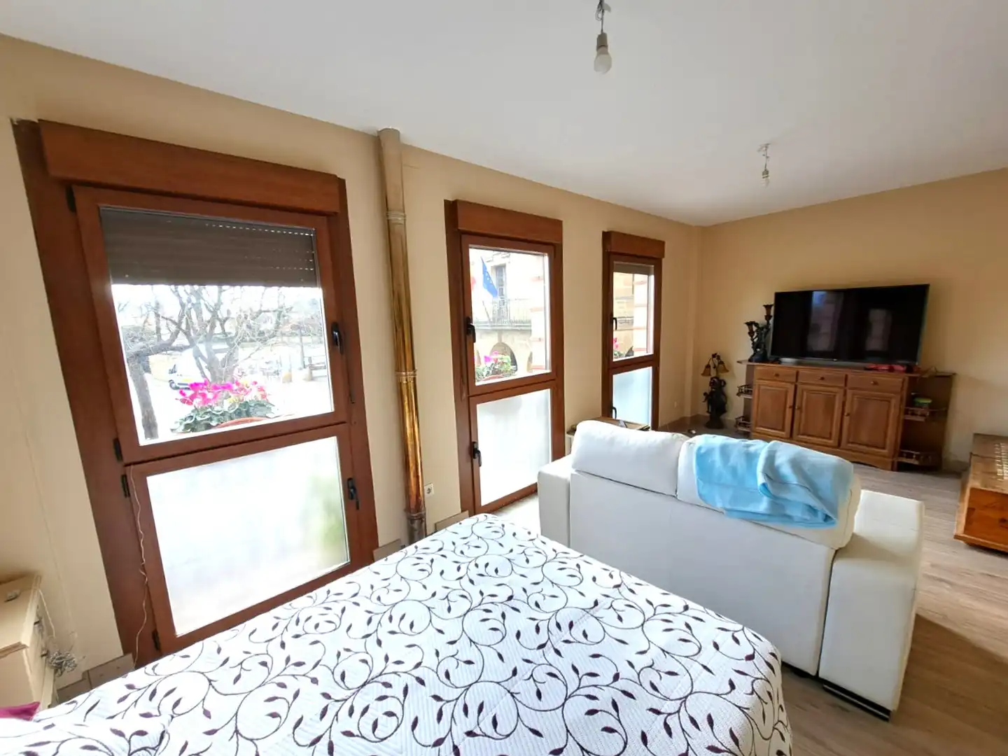 Sala de estar de Finca rústica en venta en Ollauri con Calefacción y Amueblado