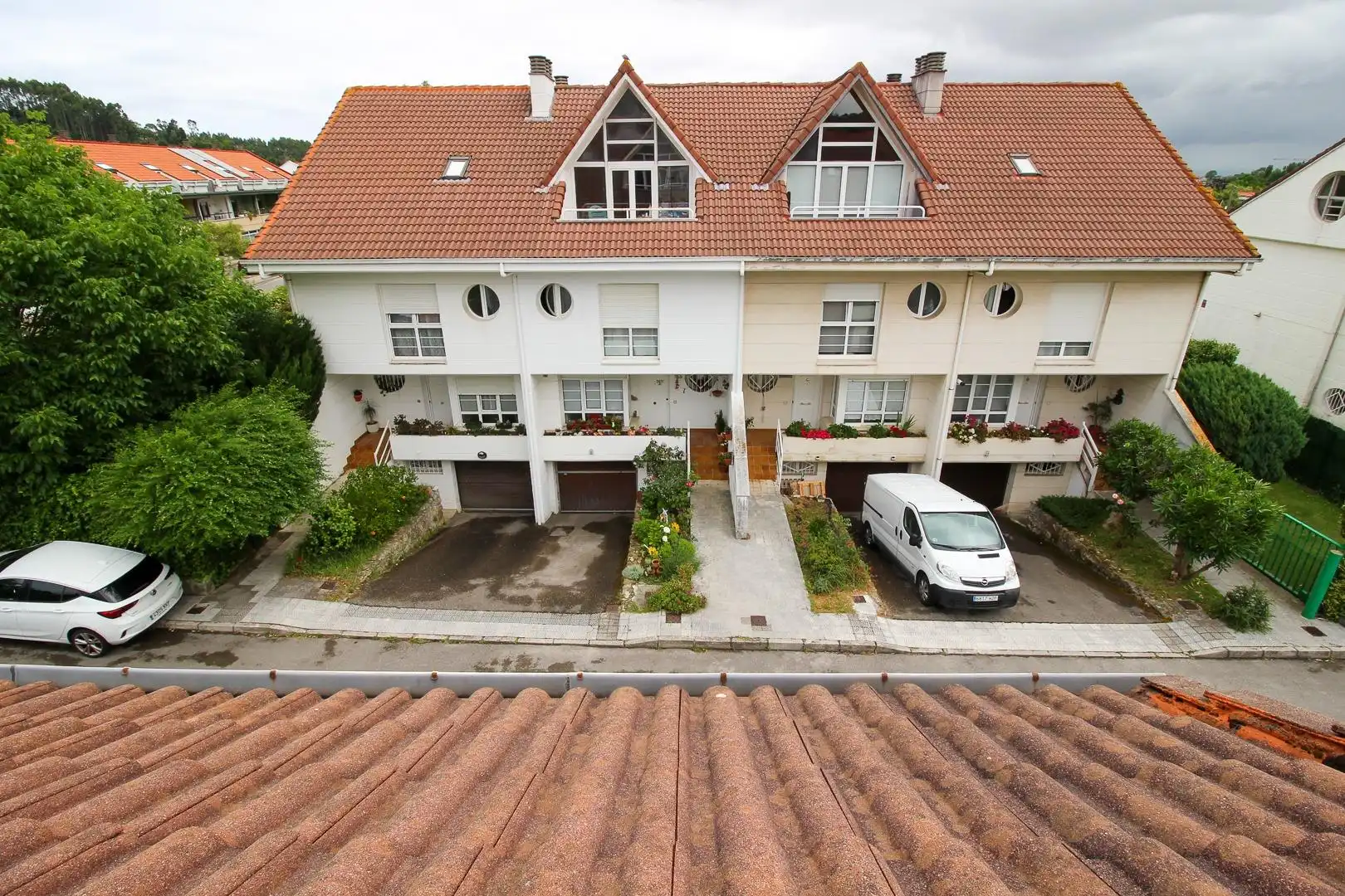 Vista exterior de Casa adosada en venda en Piélagos amb Calefacció, Jardí privat i Parquet