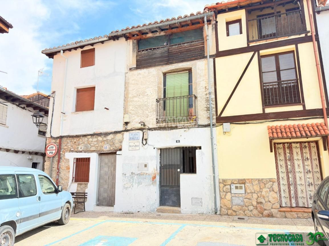 Vista exterior de Casa adosada en venda en Candeleda
