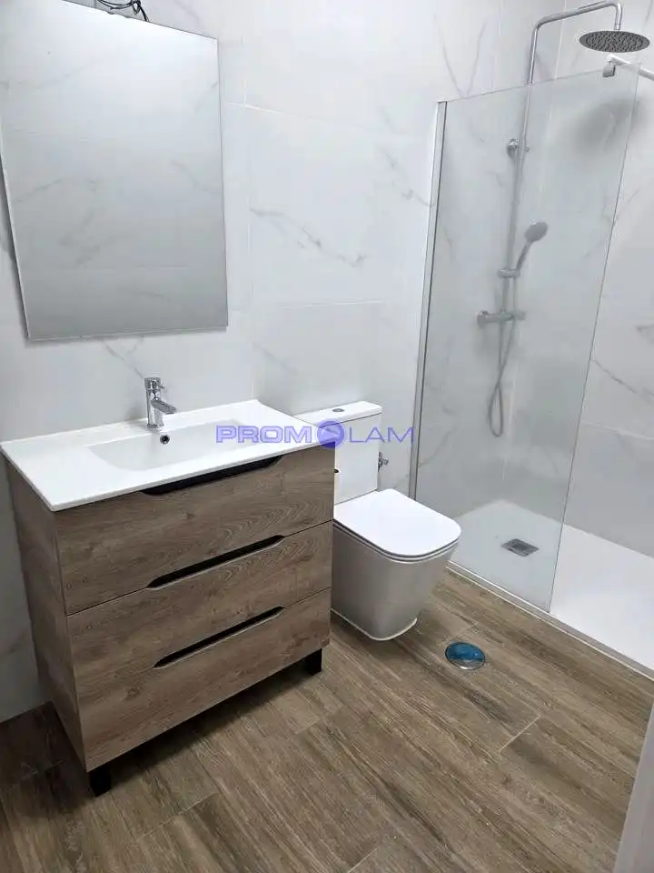 Badezimmer von Erdgeschoss zum Verkauf in Sevilla