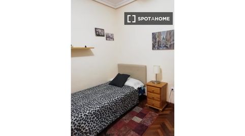 Photo 2 of Room in Gros, Donostia - San Sebastián