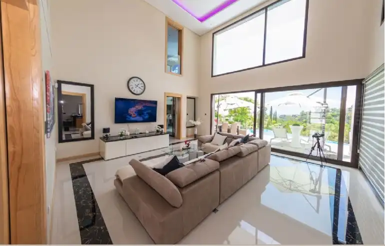 Chalet con piscina en venta en La Quinta, imagen 5