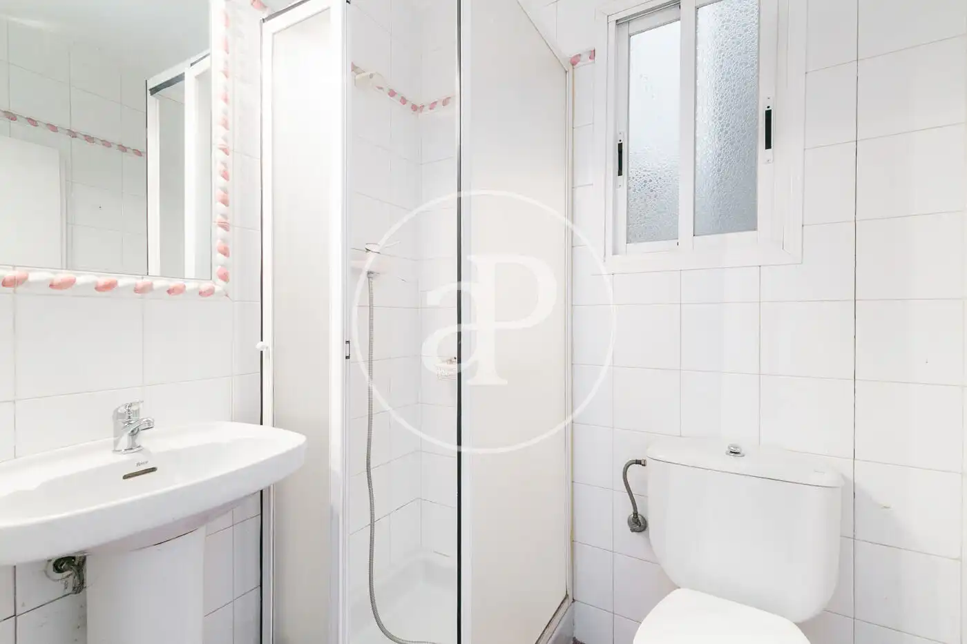 Baño de Piso de alquiler en Barcelona con Aire acondicionado, Calefacción y Terraza