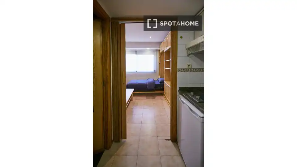 Habitación de Piso de alquiler en Madrid con Aire acondicionado, Calefacción y Amueblado
