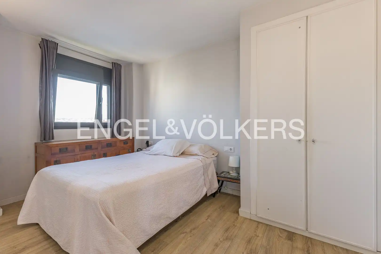 Habitación de Ático en venta en Sant Joan Despí con Aire acondicionado, Calefacción y Parquet