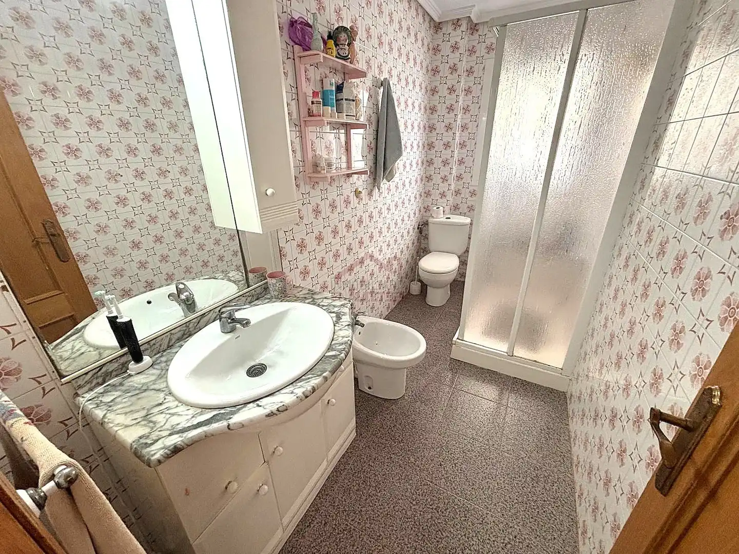 Bathroom of Flat for sale in Elche / Elx  with Furnished, Oven and Balcony