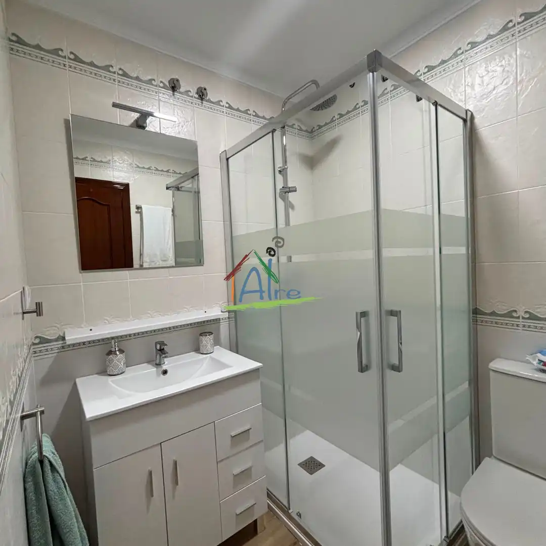 Baño de Piso en venta en Bollullos Par del Condado con Terraza