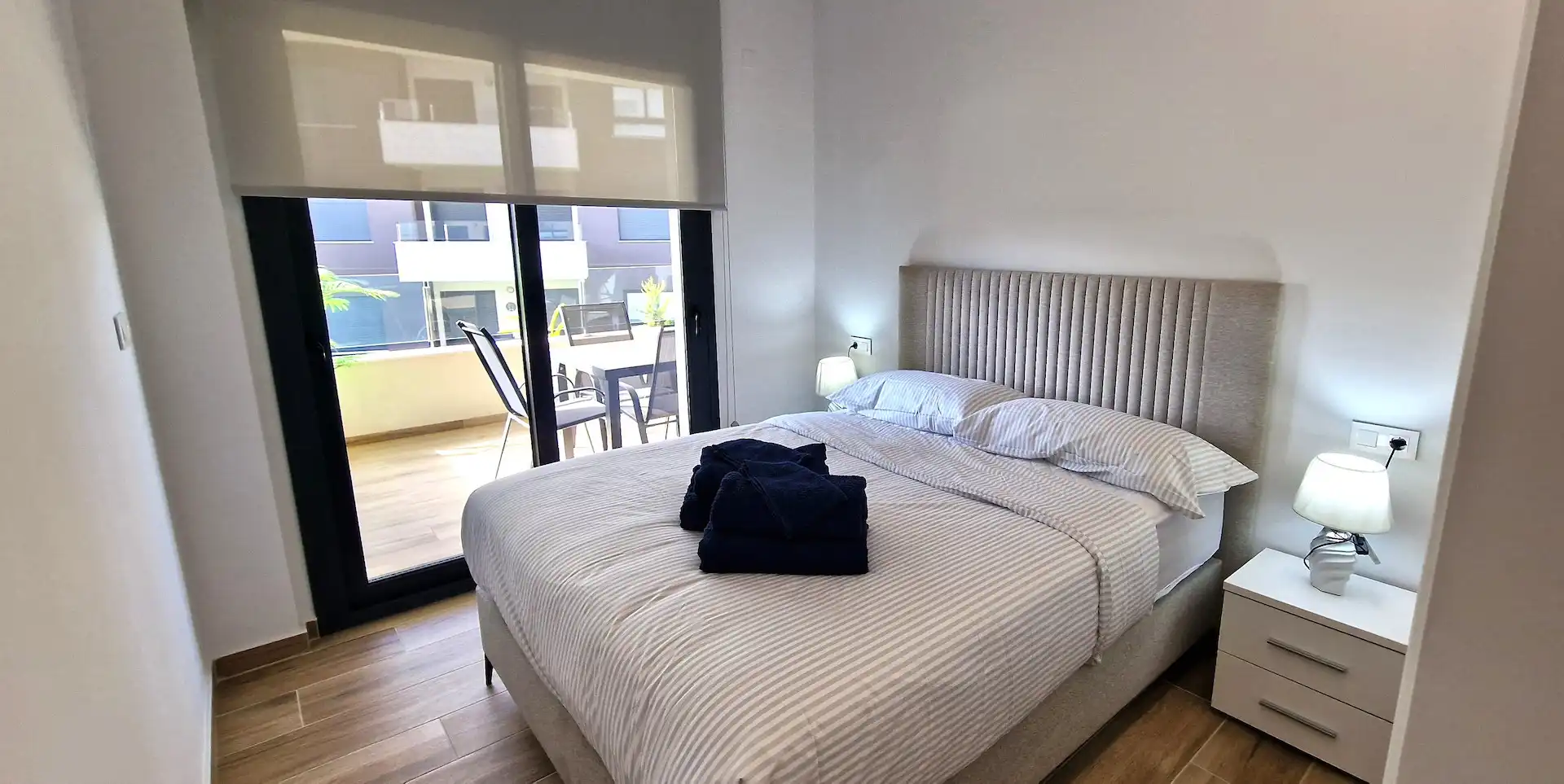 Habitación de Apartamento de alquiler en Orihuela con Aire acondicionado, Calefacción y Terraza