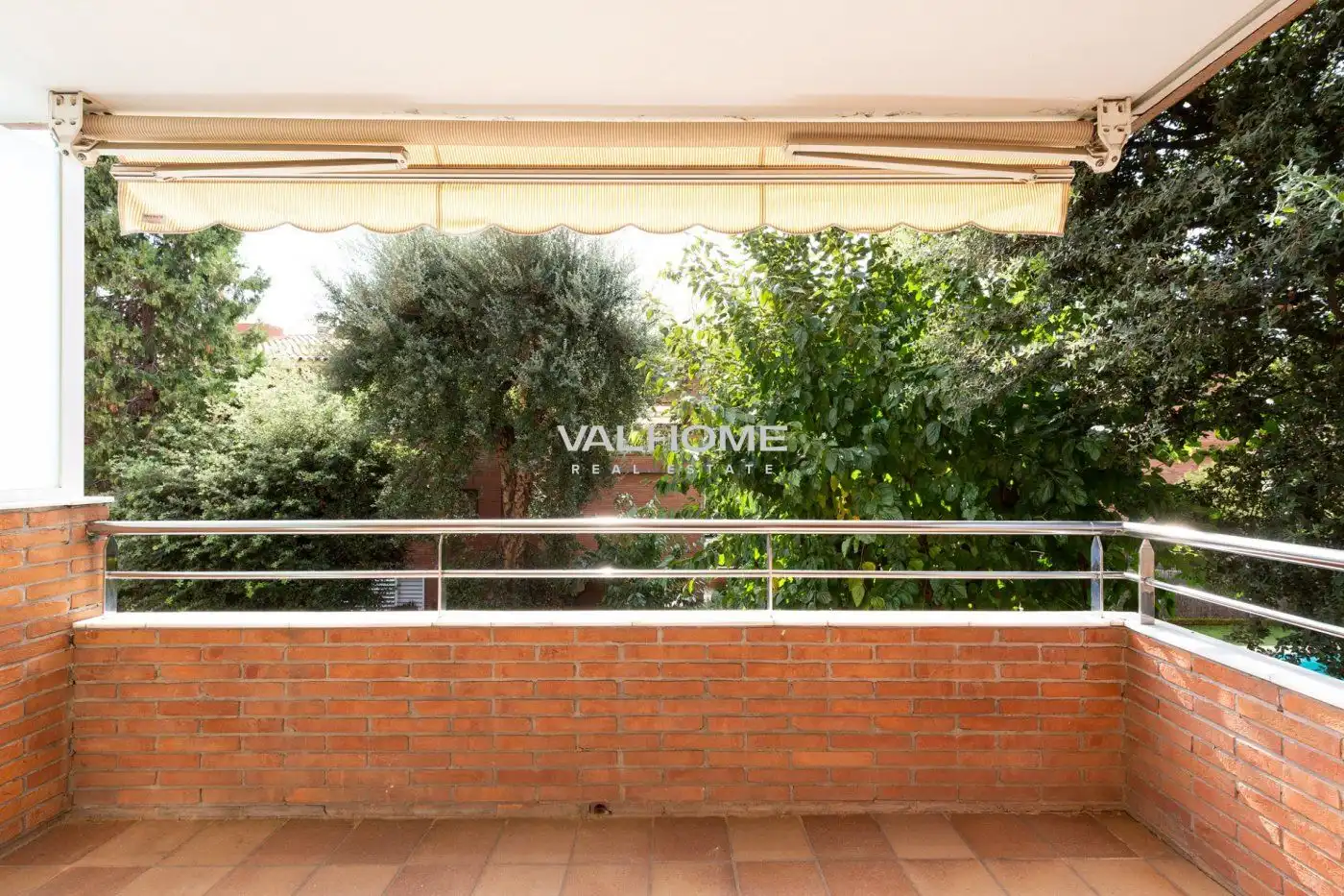 Terrasse von Wohnung zum Verkauf in Sant Cugat del Vallès mit Klimaanlage, Heizung und Parkett