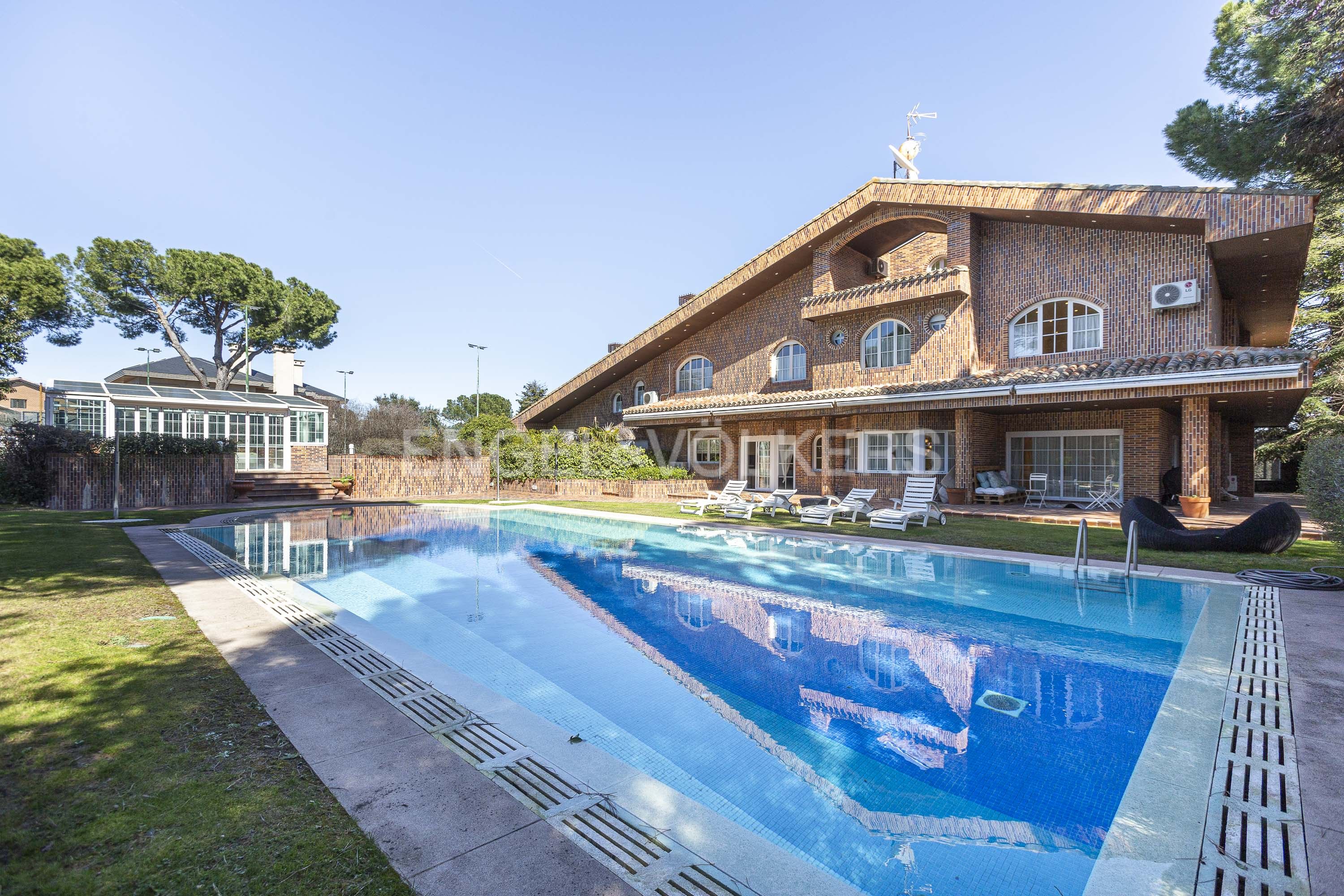 Piscina de Casa o xalet en venda en Pozuelo de Alarcón amb Aire condicionat, Calefacció i Jardí privat