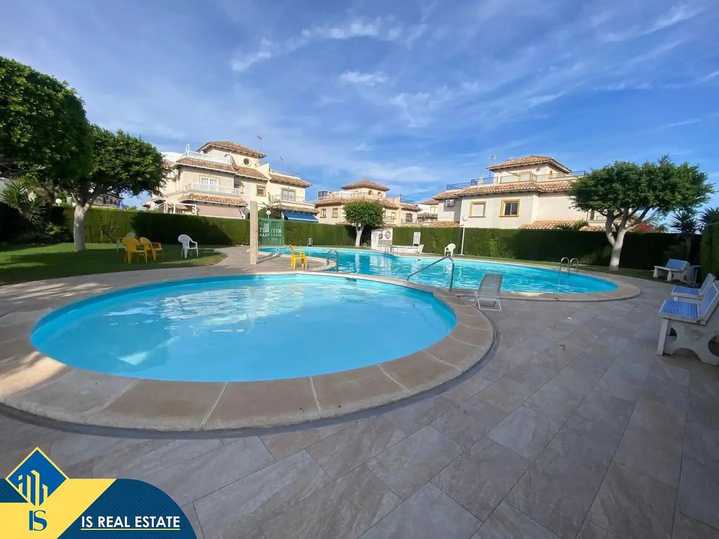 Bungalow amb piscina en venda a Orihuela Costa