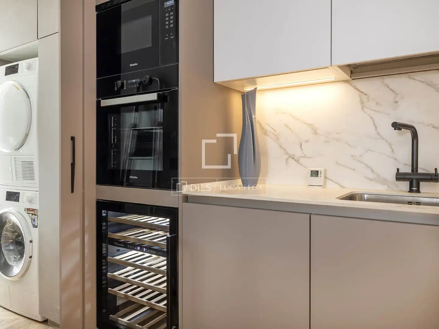 Kitchen of Flat for sale in Barcelona  with Air Conditioner, Heating and Parquet flooring