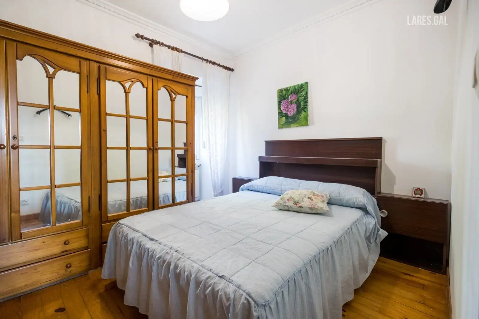 Habitación de Edificio en venta en Cangas 
