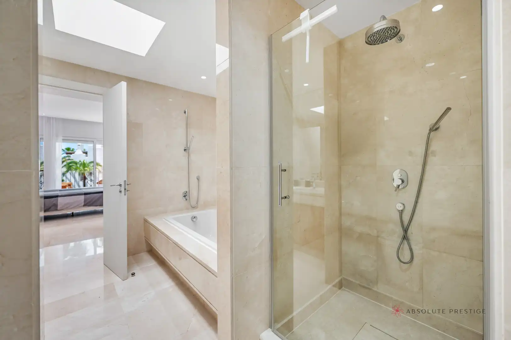 Bathroom of Attic for rent in Estepona  with Air Conditioner, Terrace and Swimming Pool