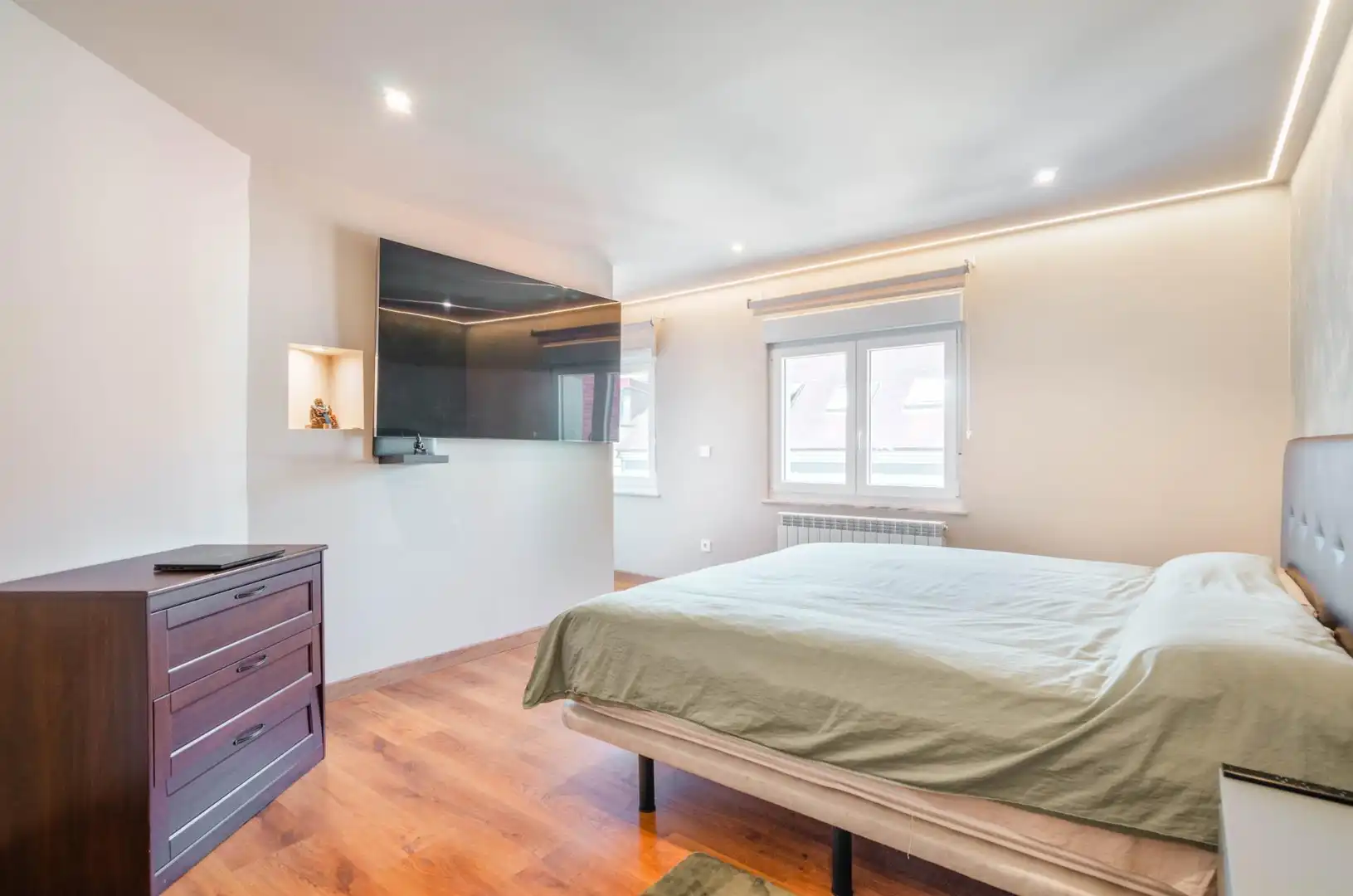Bedroom of Flat for sale in Langreo  with Heating