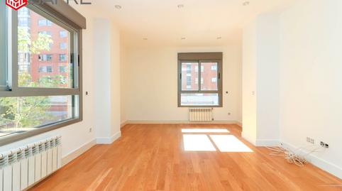 Foto 4 de Piso en venta en Calle Eros, Legazpi, Madrid