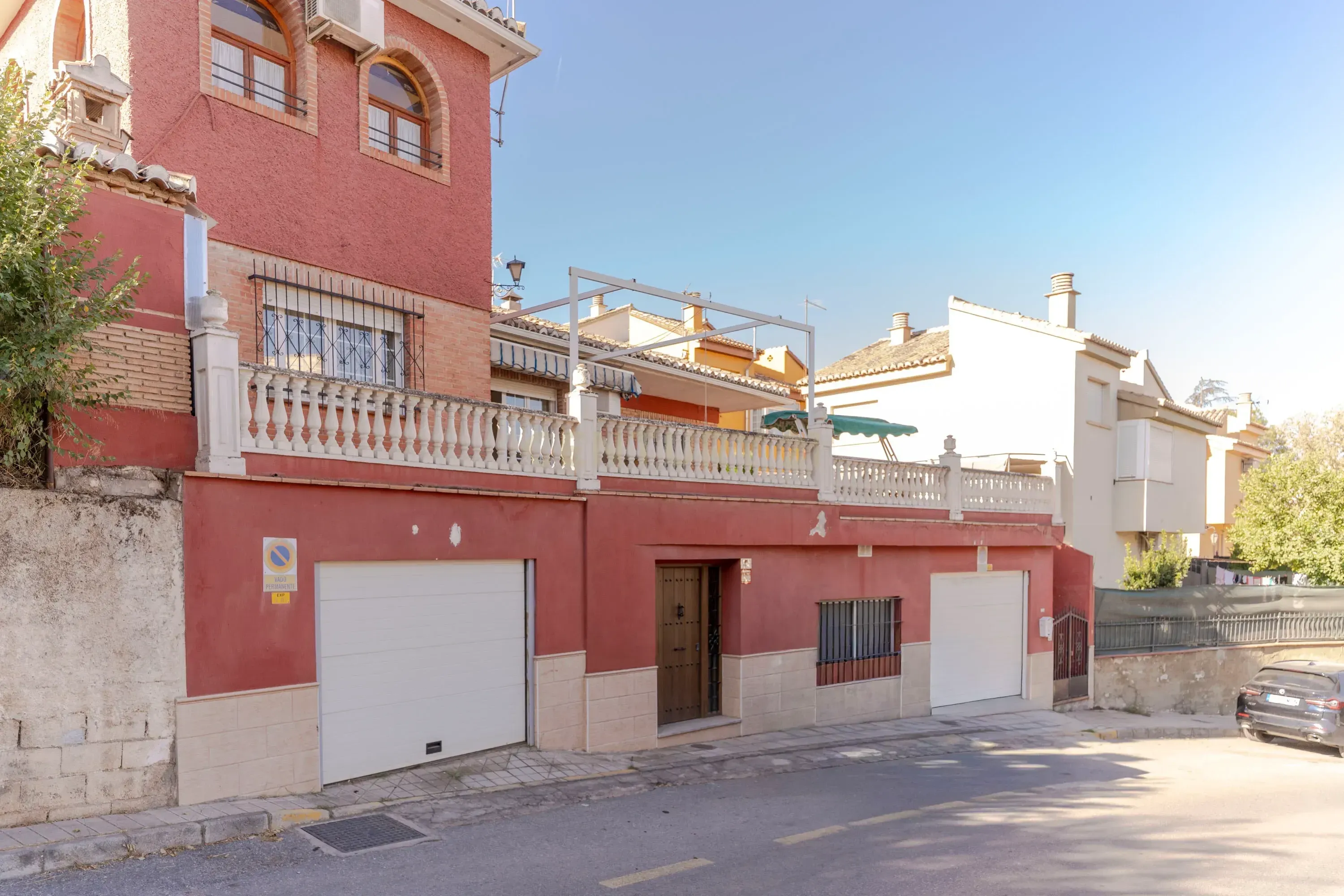 Exterior view of House or chalet for sale in Huétor Vega  with Air Conditioner, Heating and Terrace