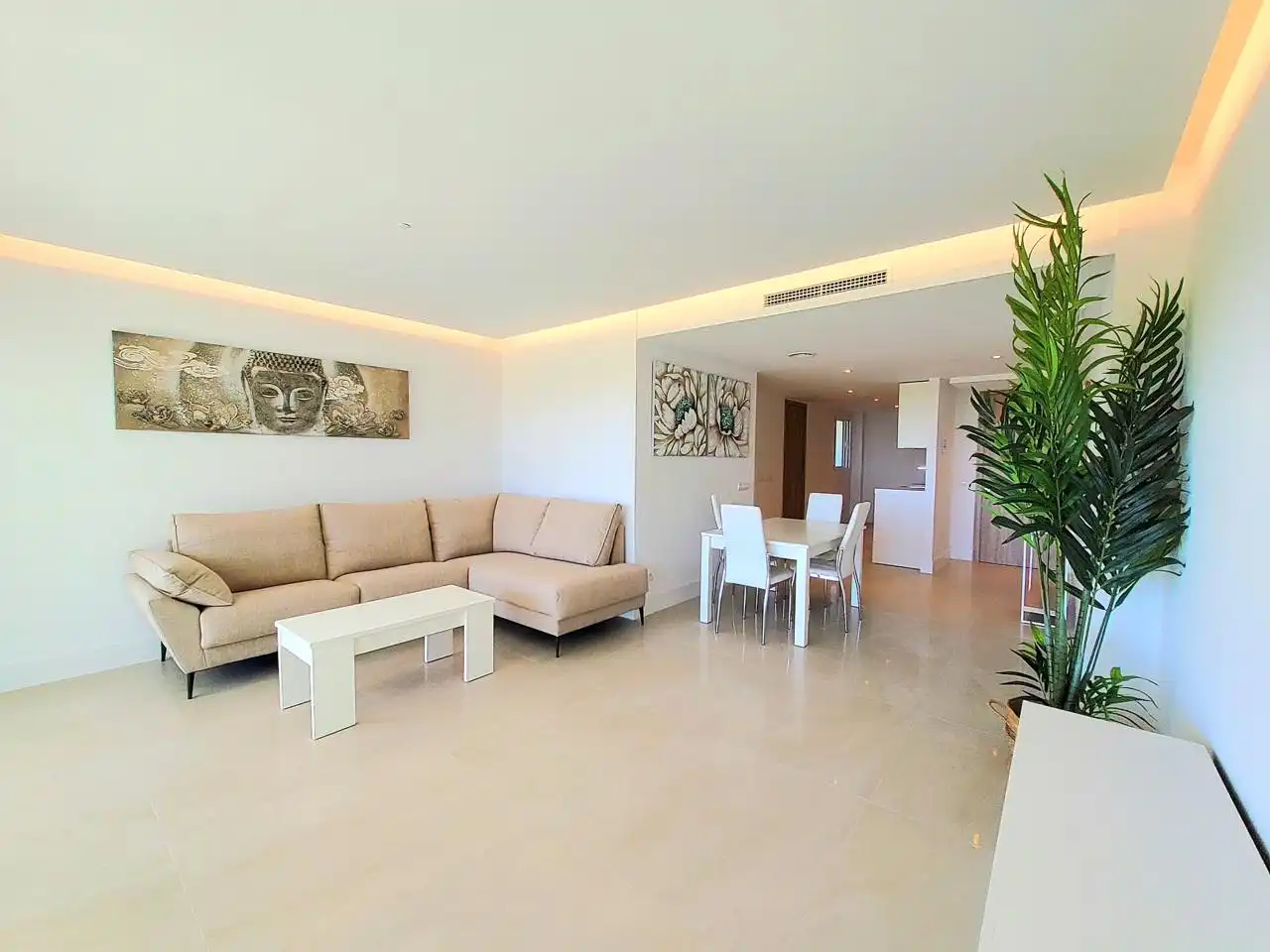 Sala de estar de Apartamento en venta en Sotogrande con Aire acondicionado, Terraza y Amueblado