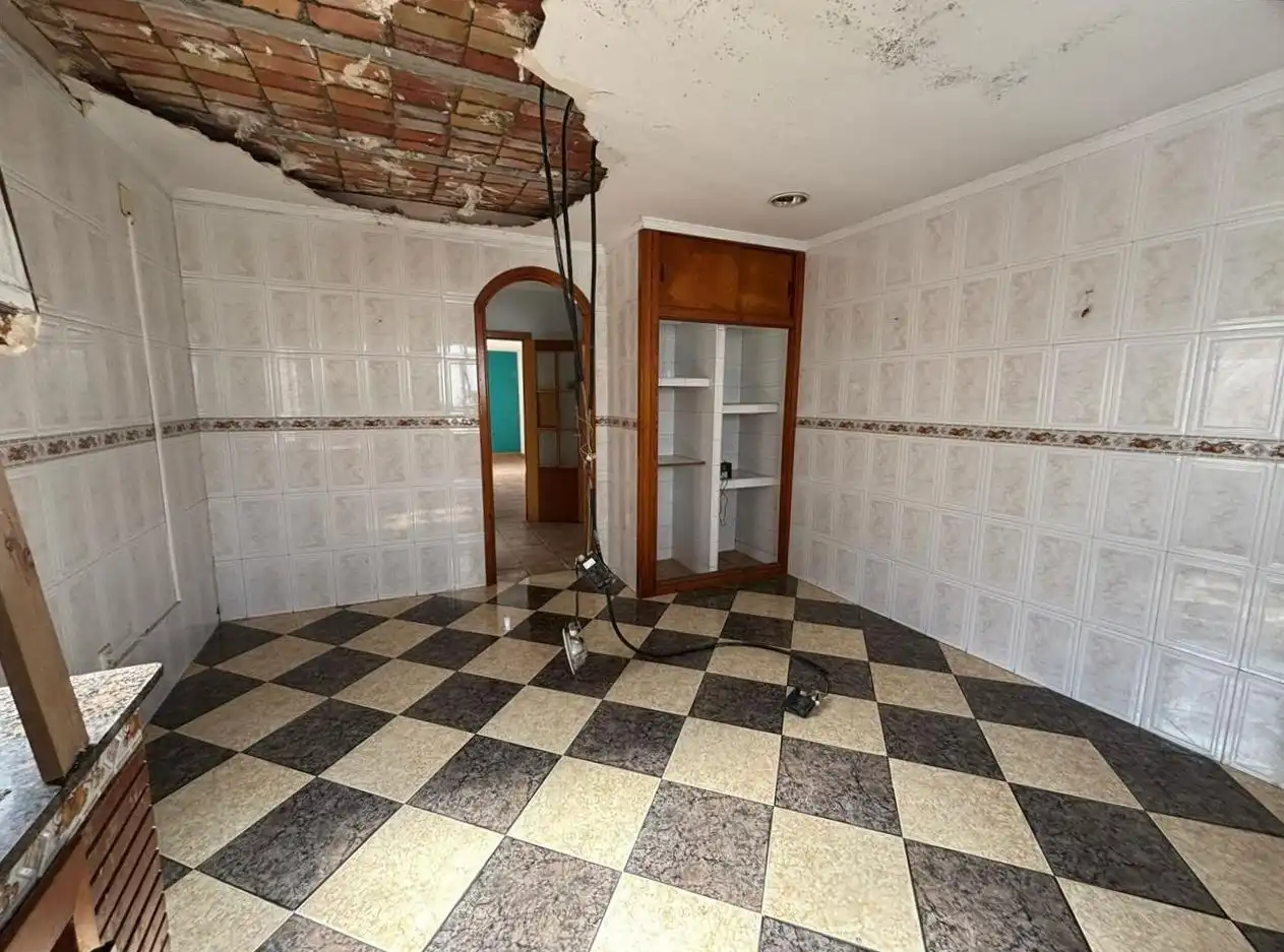 Casa adosada en venda en Algeciras amb Jardí privat