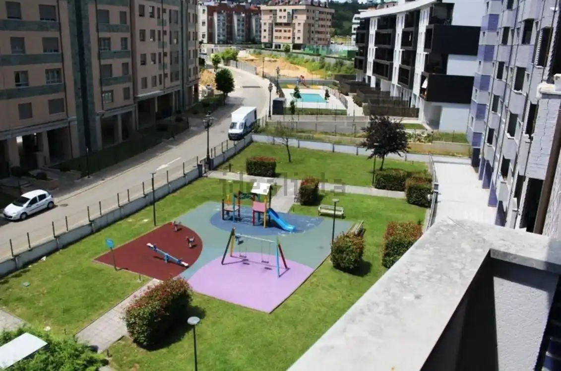 Terrassa de Pis en venda en Oviedo  amb Terrassa i Traster