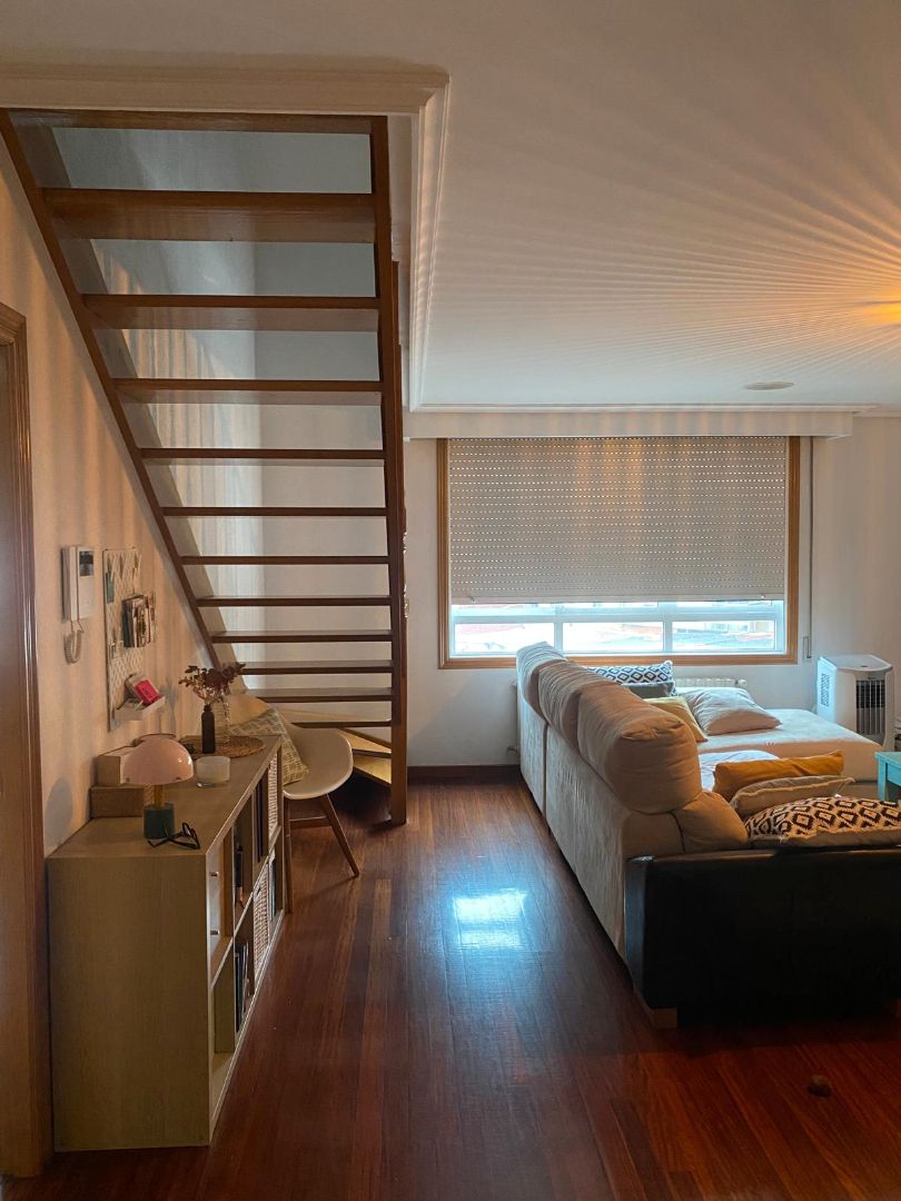 Sala d'estar de Dúplex de lloguer en Ourense Capital  amb Calefacció, Parquet i Terrassa