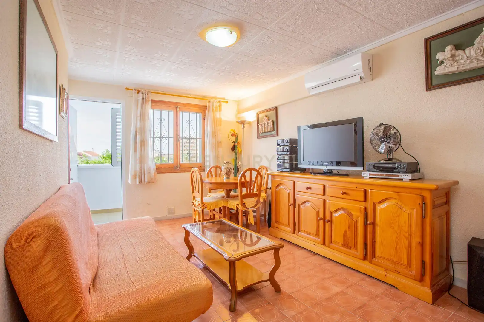 Sala de estar de Casa adosada en venta en Torrevieja con Aire acondicionado y Trastero