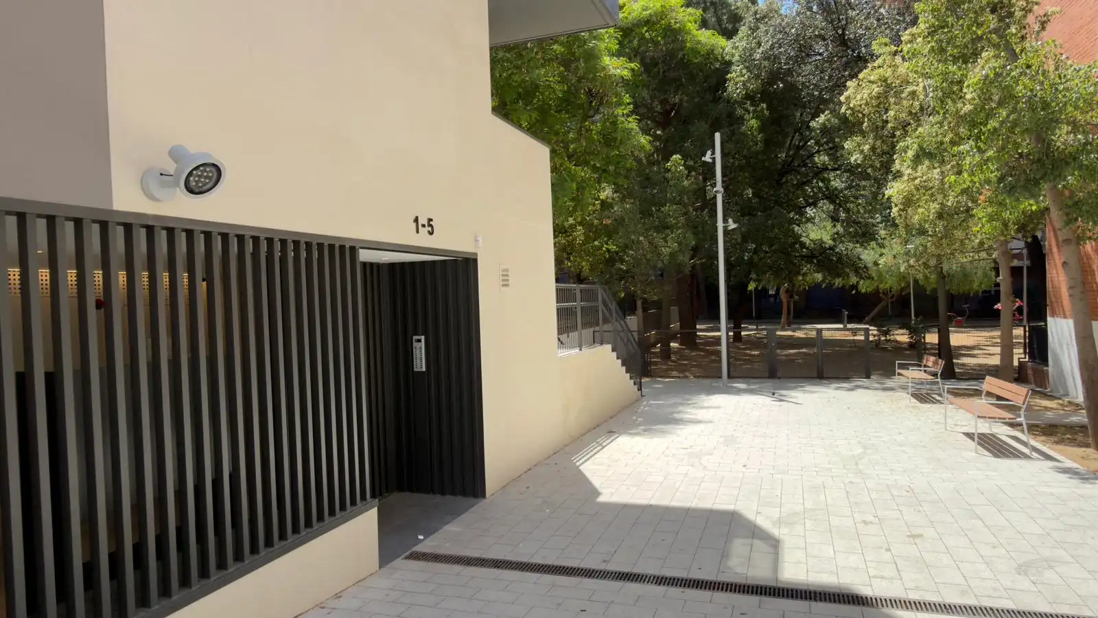 Exterior view of Attic for sale in Esplugues de Llobregat  with Air Conditioner, Heating and Terrace