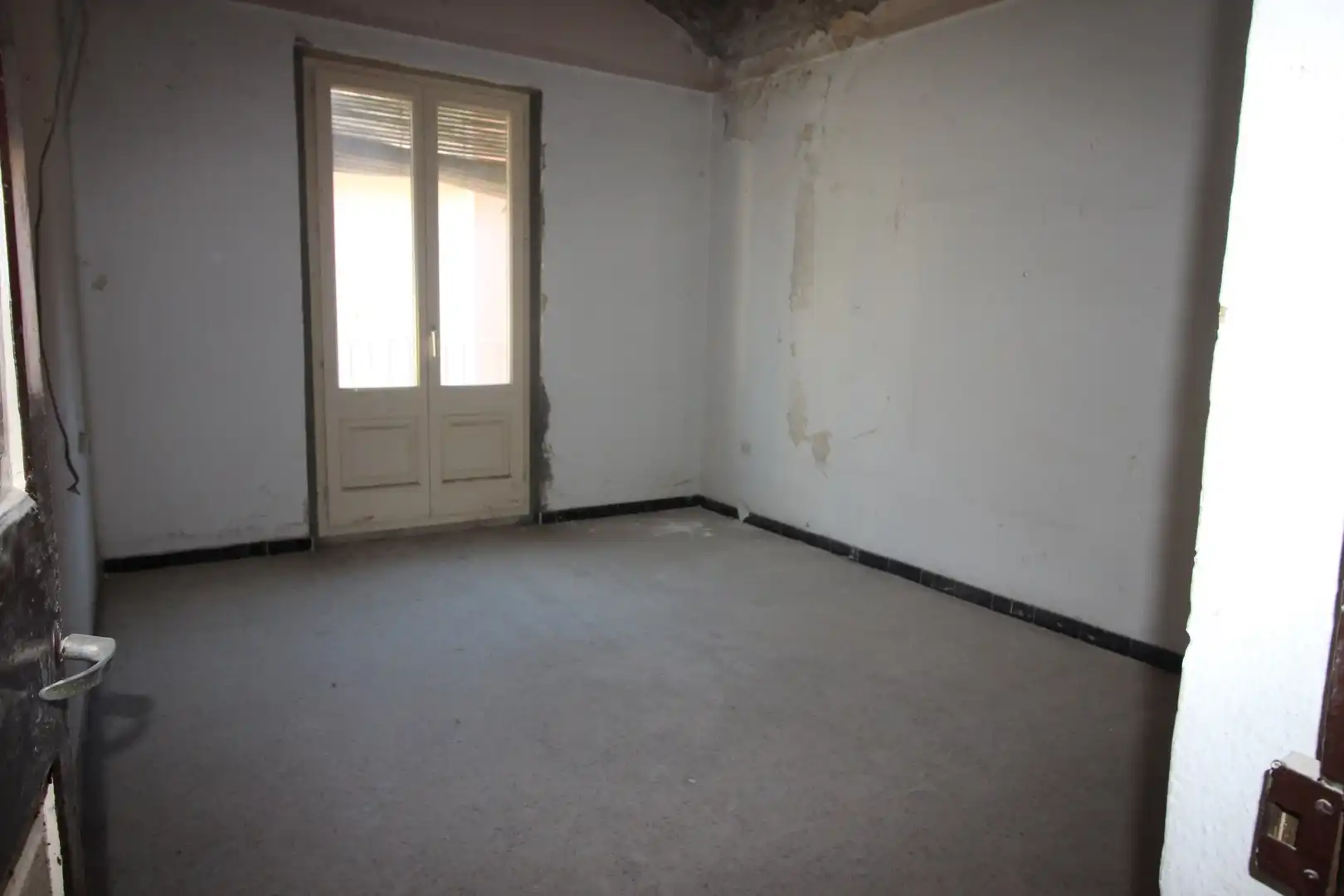 Houses for sale in Figueres  with Heating