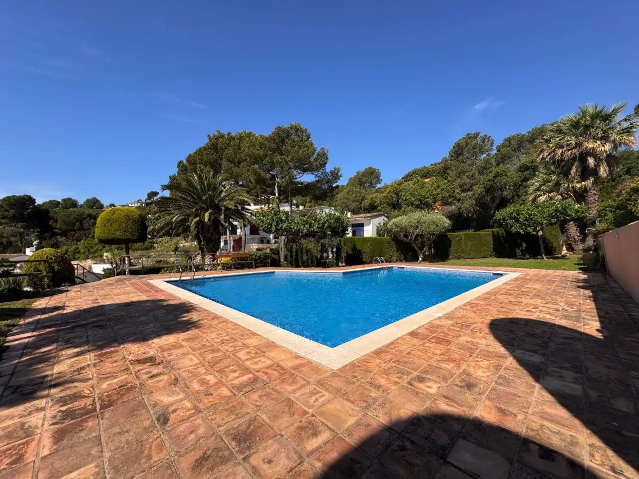Schwimmbecken von Haus oder Chalet zum Verkauf in Palafrugell mit Klimaanlage, Privatgarten und Terrasse
