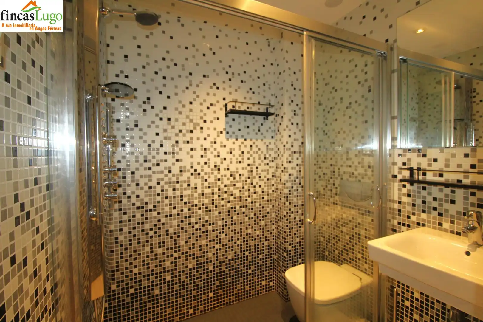 Baño de Estudio en venta en Lugo con Trastero y Amueblado